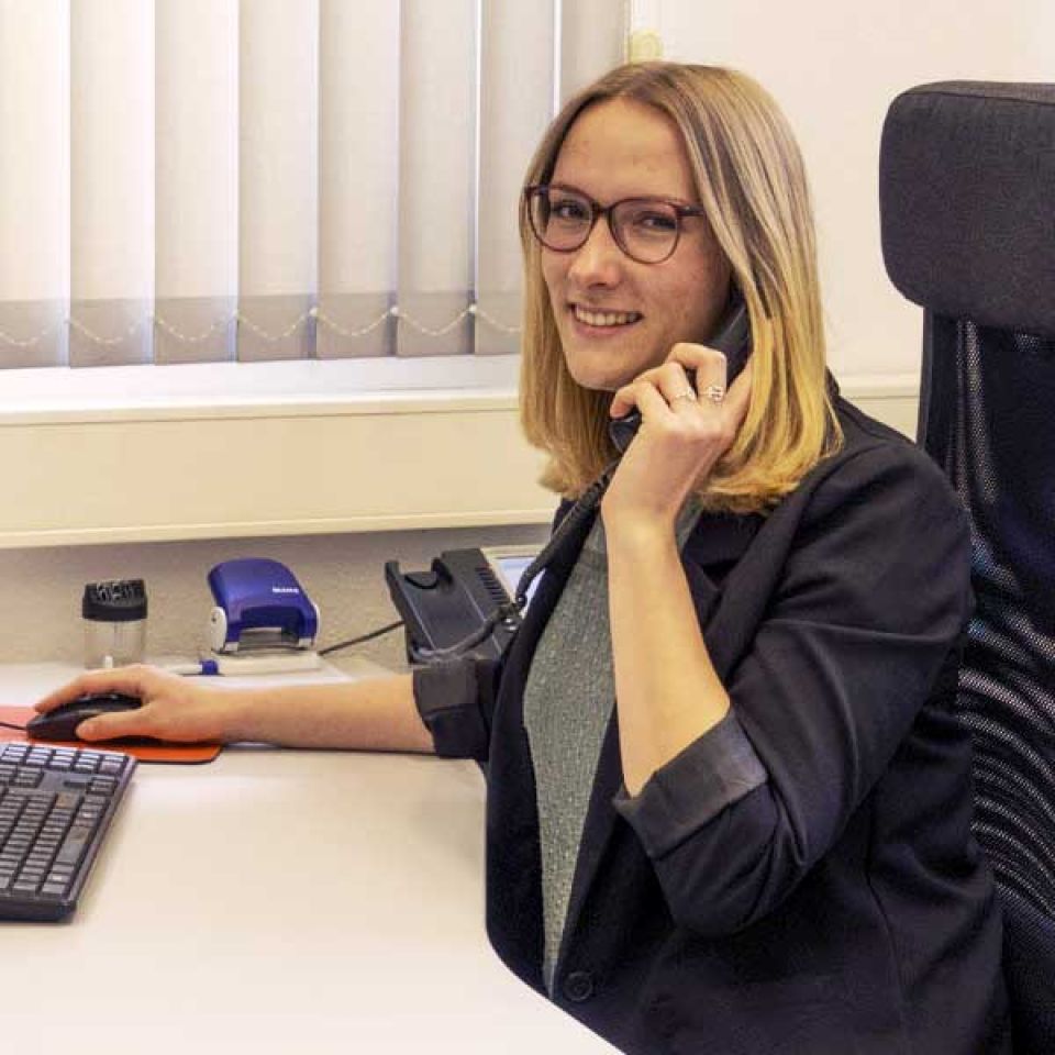 Fachberatung Biberach - Dame am Telefon
