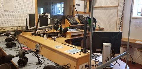 Das Studio der Wüsten Welle kurz vor dem Start des Interviews. Foto: DORNAHOF